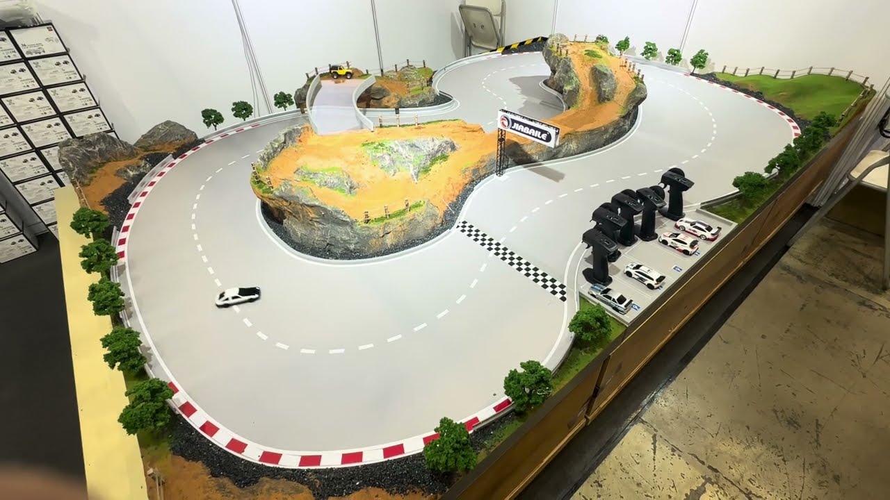 Jiabaile 1/43 AE86 4306-G is really FUN!🚗 - YouTube