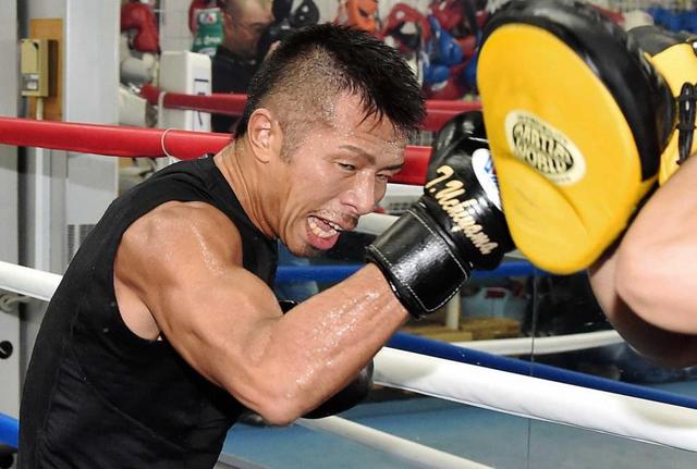 内山高志 ガード強化！王座奪回へ準備万端「借りを返すとき」/ファイト