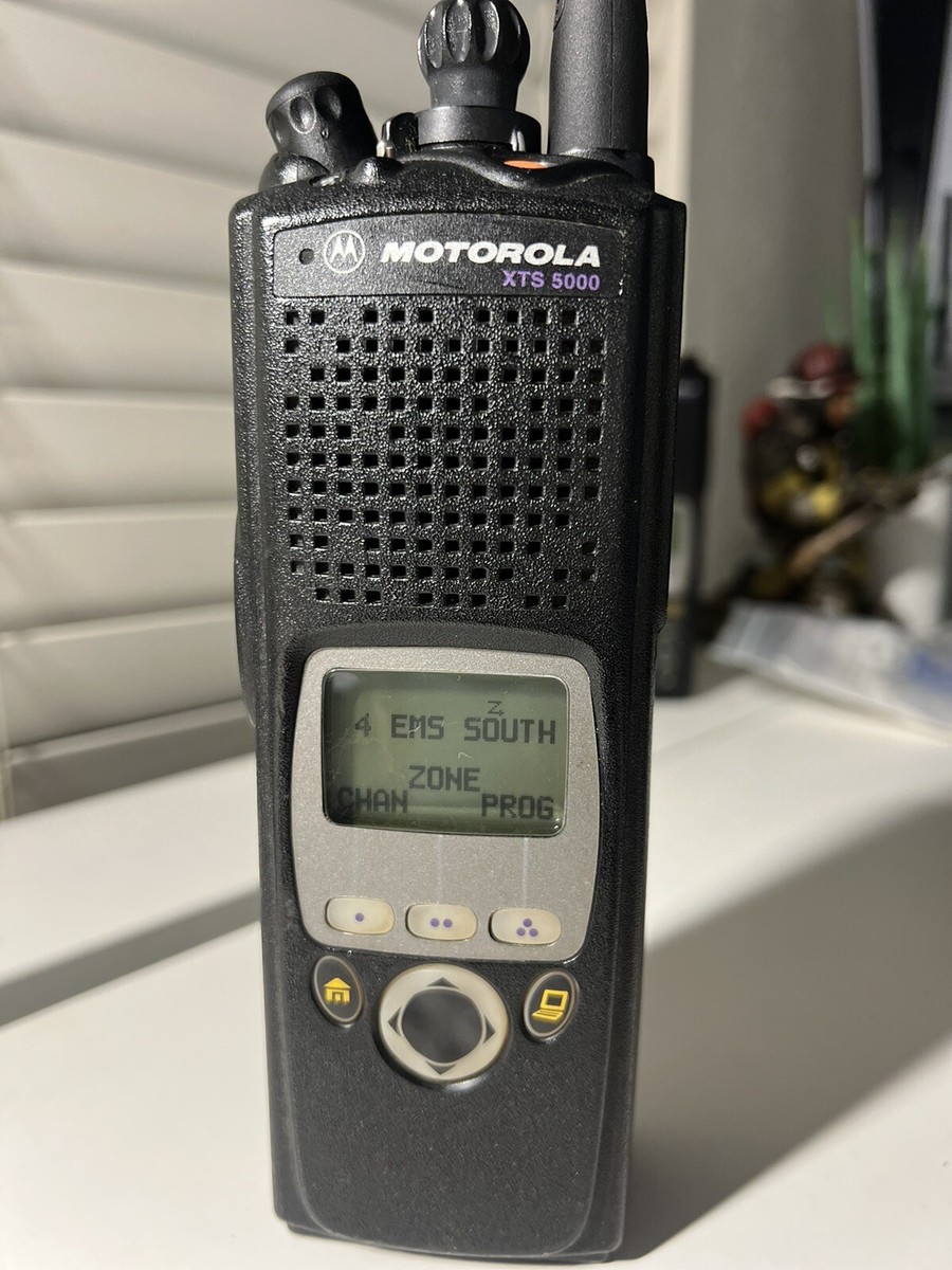 G*W様 MOTOROLA XTS 5000 R (不動品)TCI PTTスイッ MOTOROLA XTS 5000