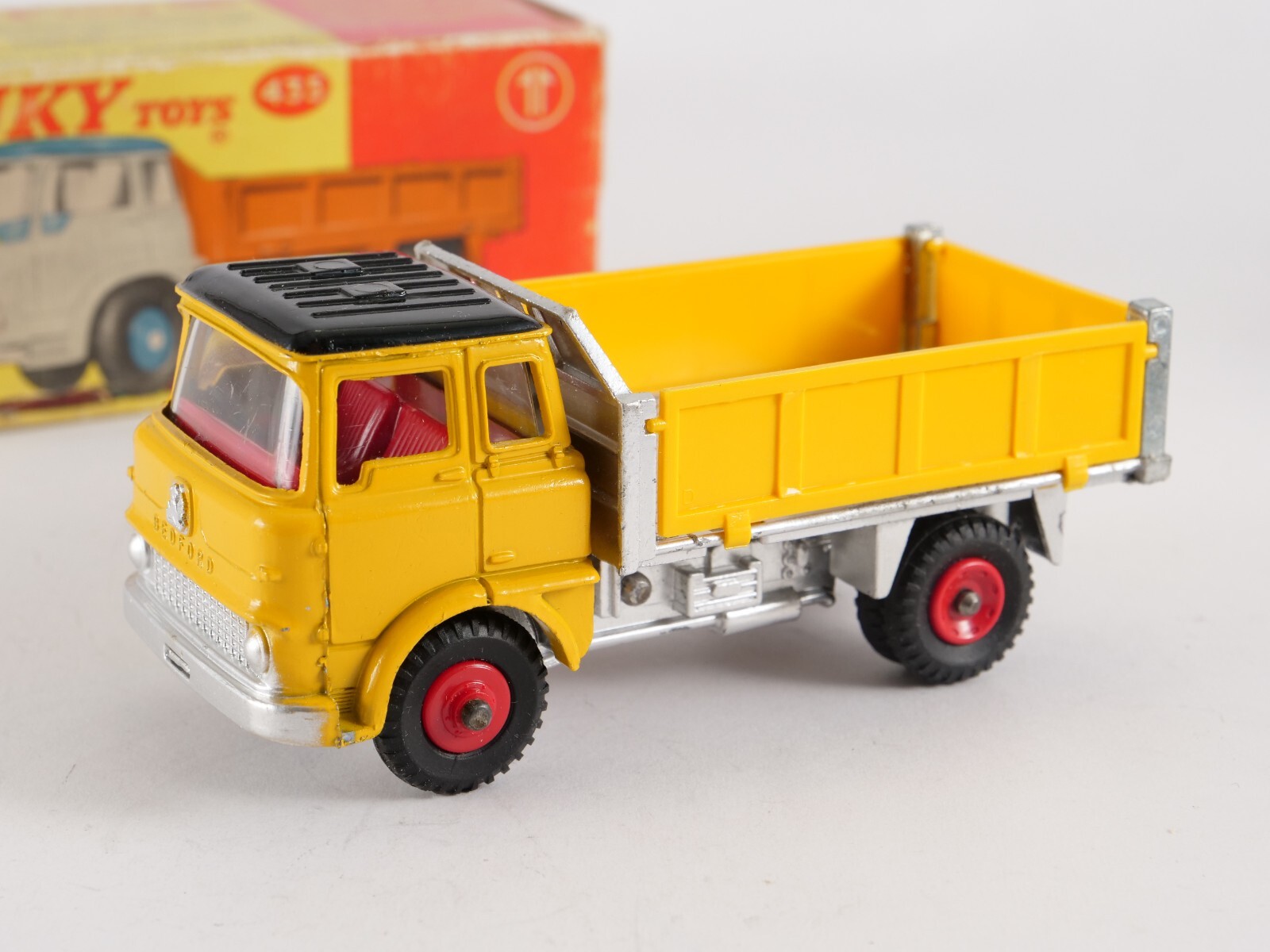 Dinky 435, Bedford TK Tipper - Free Price Guide & Review