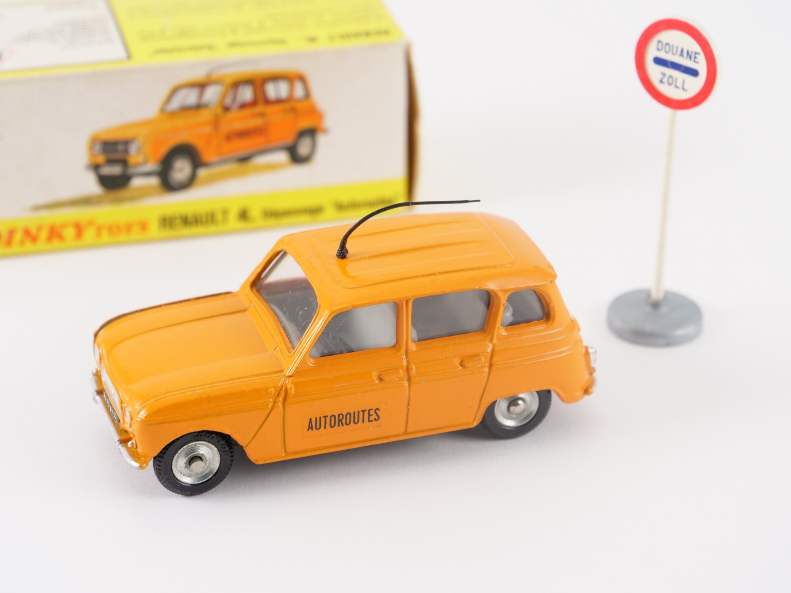 Dinky 518, Renault 4L - Free Price Guide & Review