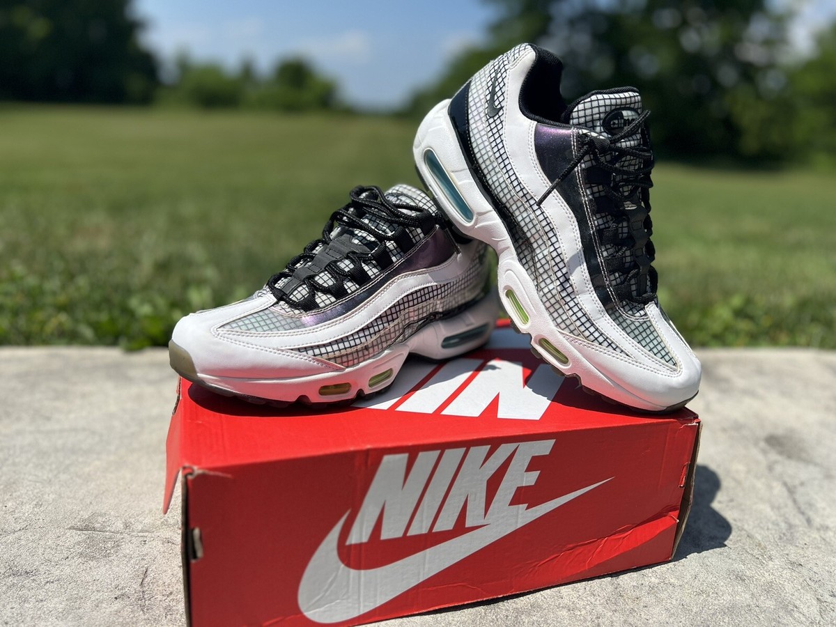Nike Air Max 95 LV8 Shoes Men's Size 9.5 Men's, White Grid AO2450