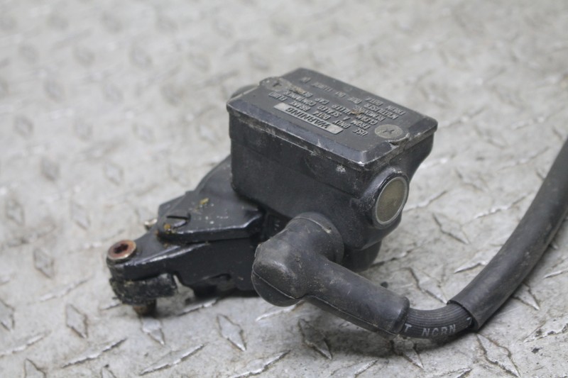 1989 88 89 90 Kawasaki Ninja ZX10 ZX1000B FRONT BRAKE MASTER