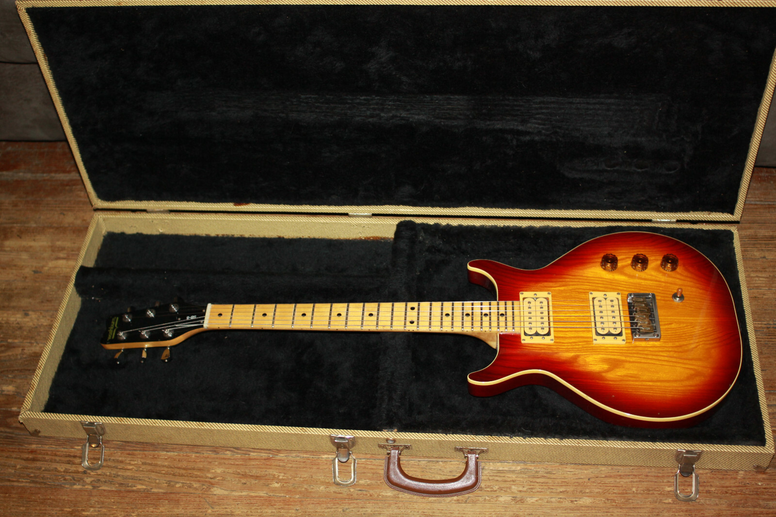 Very RaRe 82 Washburn SB-8 OHSC SetNeck, Gibson style Truss Rod