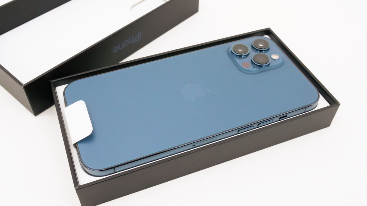 iPhone史上最大のディスプレイを備えた「iPhone 12 Pro Max」開封
