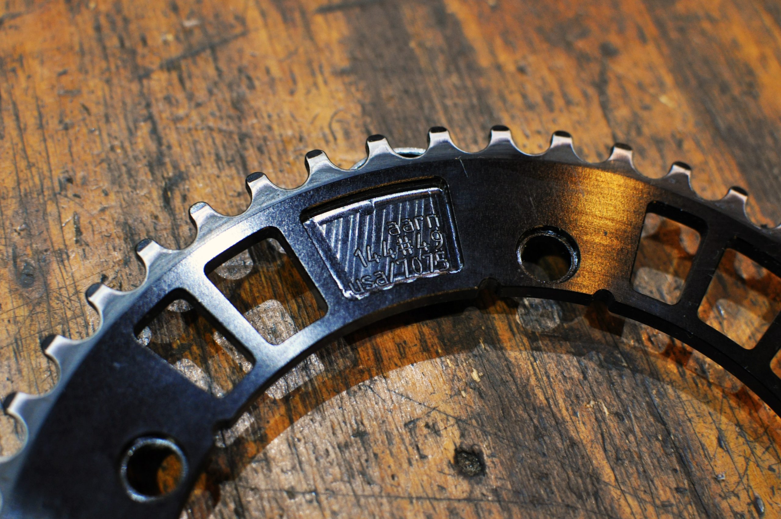 aarn アーロン チェーンリング 厚刃 PCD144 49T シルバー地 黒柄 aarn