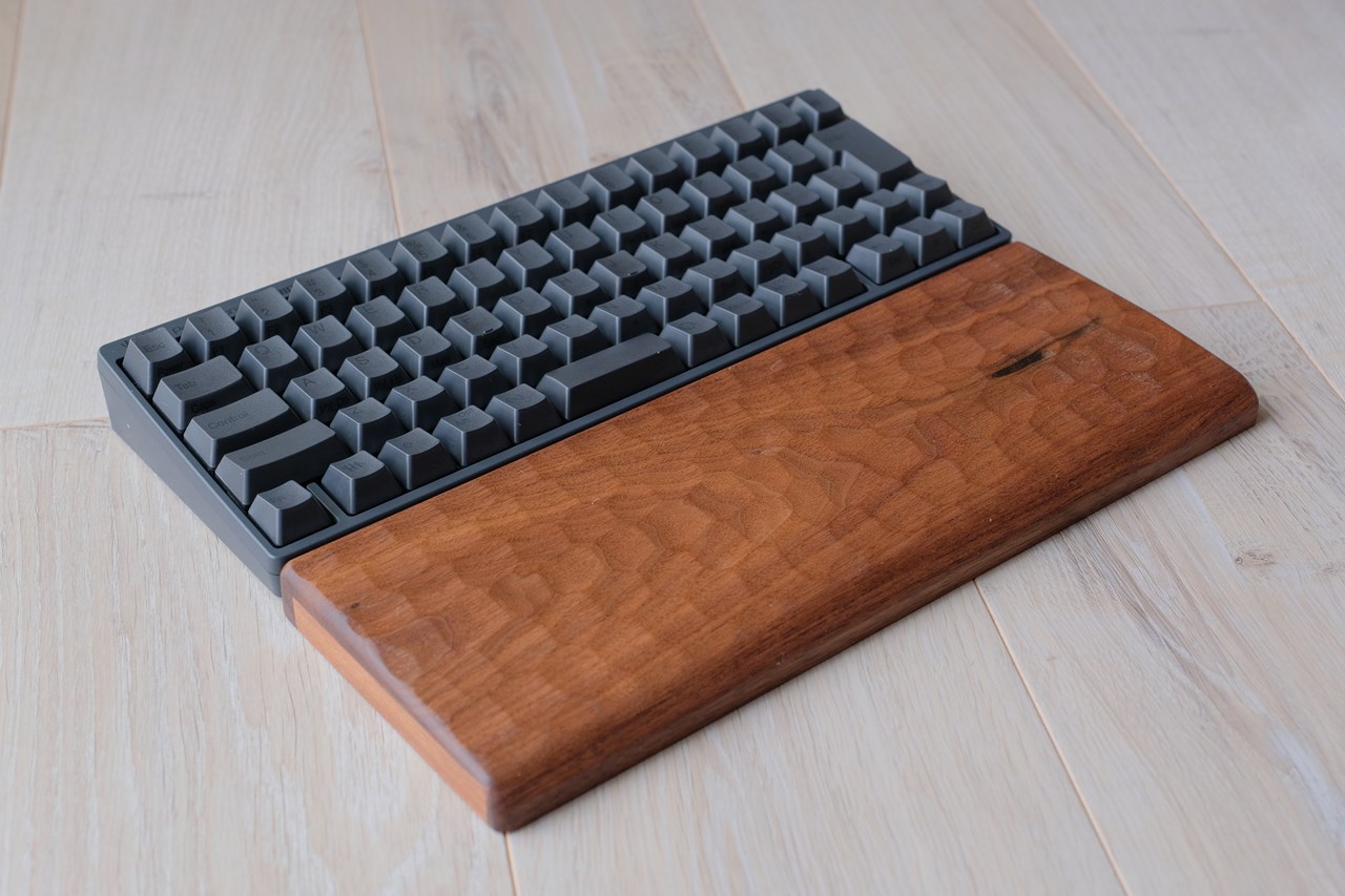 レビュー】こだわりの全HHKBユーザーに、松葉製作所の高級木製