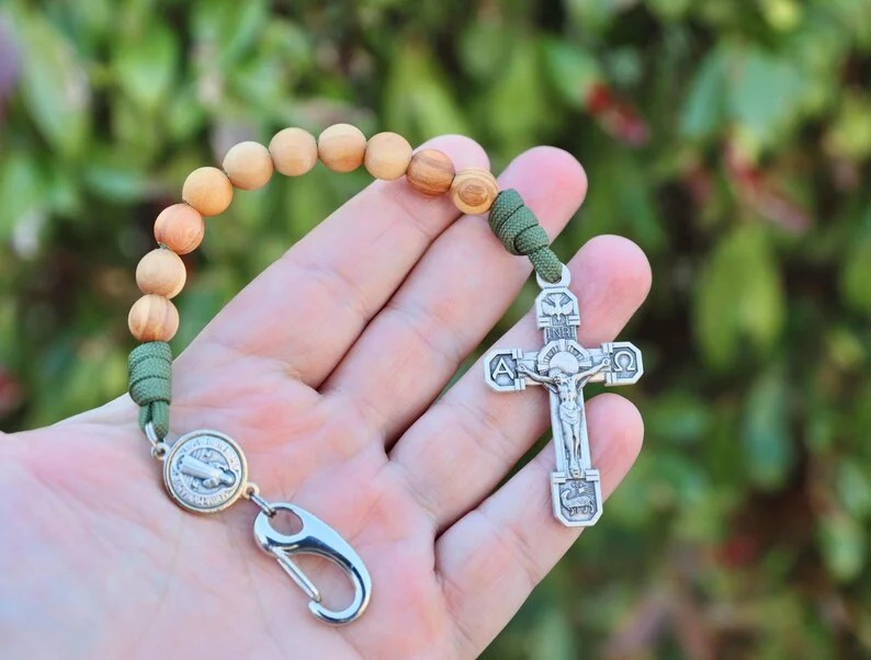 One Decade Olive Wood Paracord Rosary Keychain” - Medjugorje Jewelry