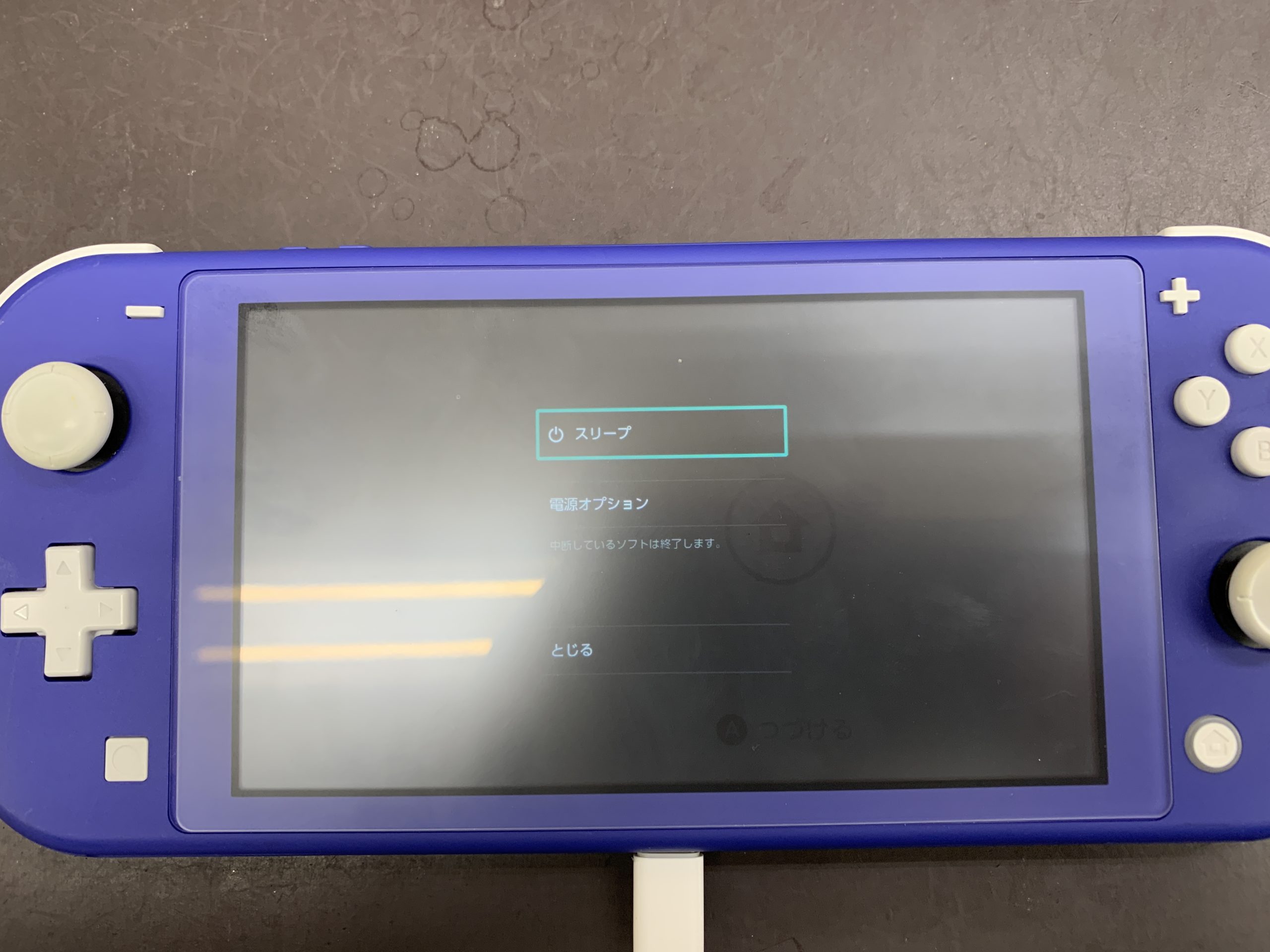 電源が入らない任天堂Switch Light原因はあれが壊れていただけ