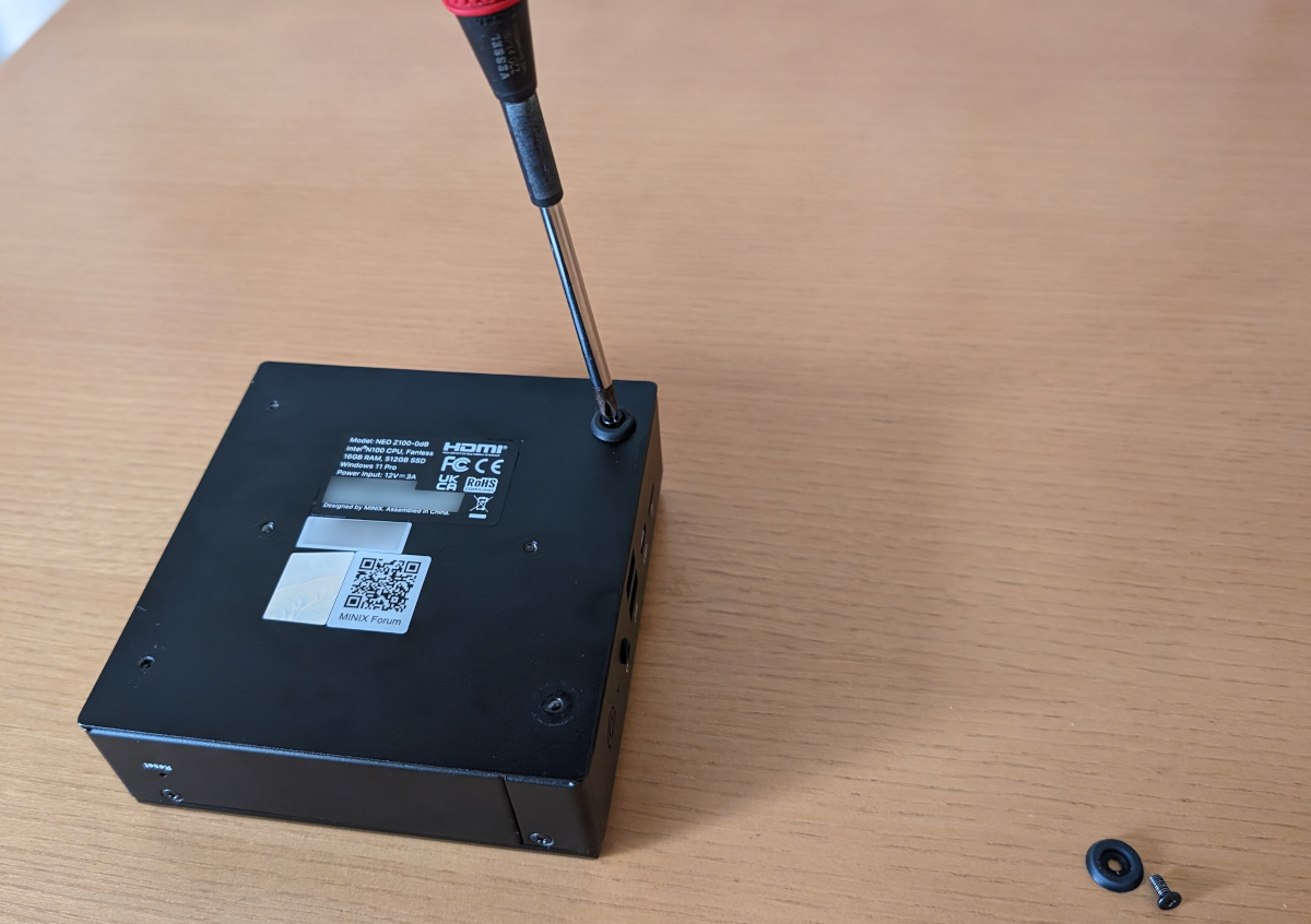 MINIX NEO Z100-0db レビュー － Intel N100搭載で「ファンレス＝無音