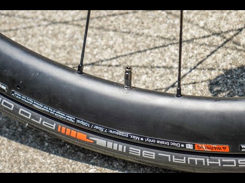 ちくわ輪業のCHR55ホイール。タイヤはヴィットリアのCORSA PROSPEED