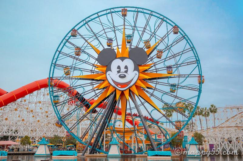 アトラクション】ピクサー・パル・ア・ラウンドの揺れる観覧車