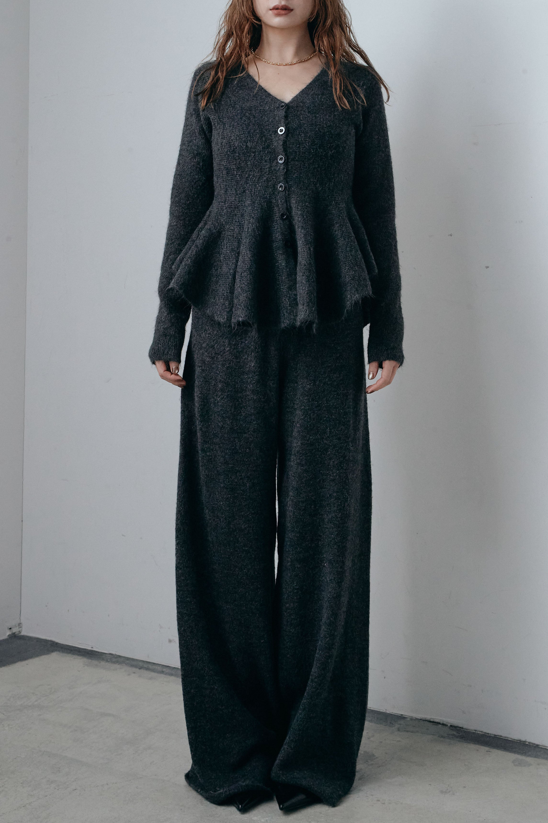 予約/SET]ペプラムニットセットアップ+サテンレースキャミソール(2set