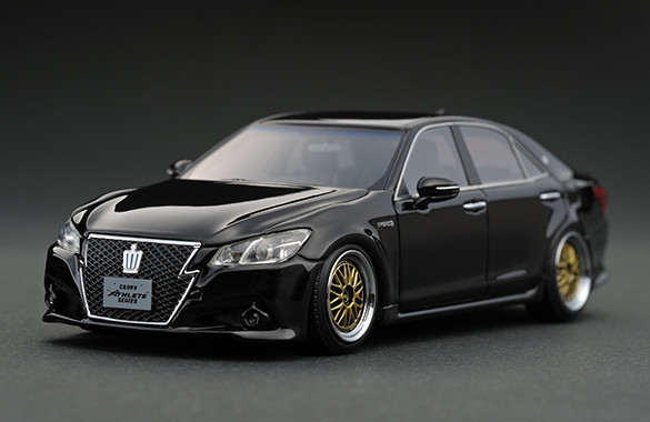 IG0393 1/43 Toyota Crown Athlete G Black | LINE UP | ignition