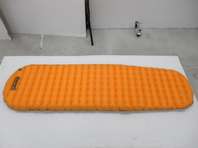 NeoAir寝袋マット 軽量113×49cm 中古 防災】防災用 エアマット一体型