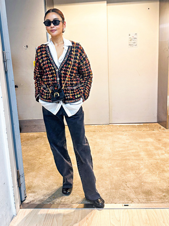 私服もシャネル【滝沢眞規子さん】シャネルの“鮮やか”春ファッションを