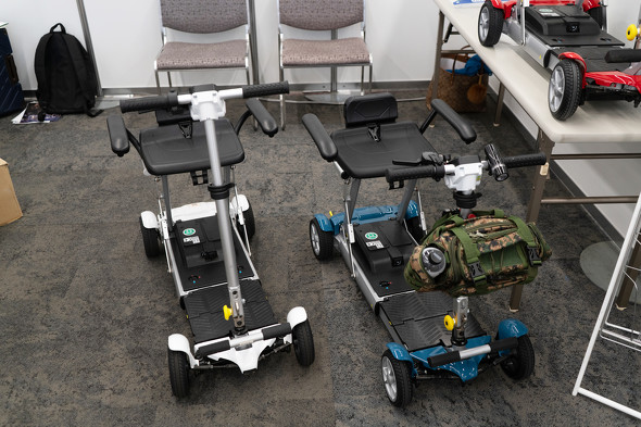 ナンバープレート替えて自転車になる電動バイク、折りたたみ電動