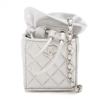 シャネル マトラッセ レザー チェーンショルダーバッグ ミニ巾着