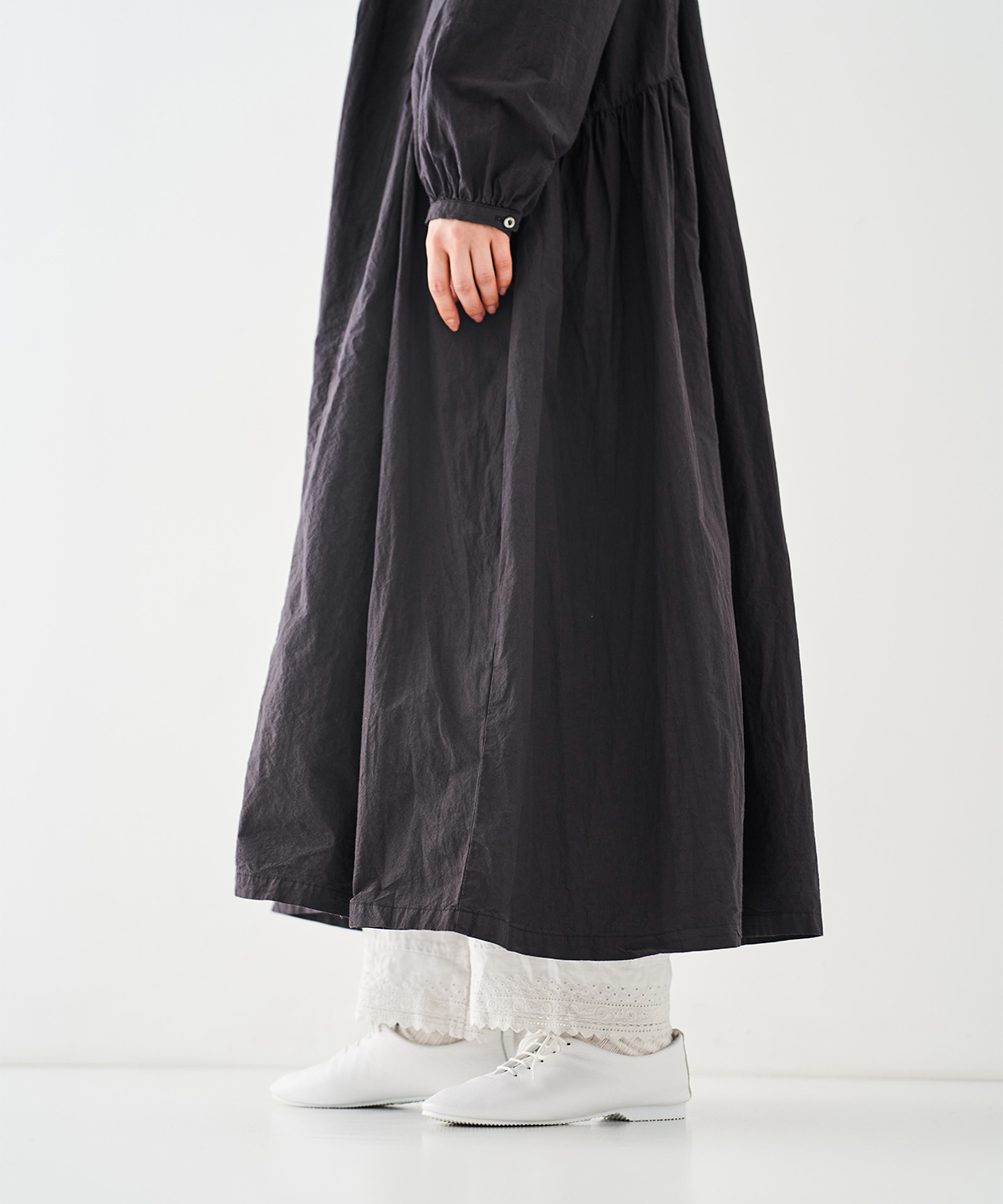 コンパクトカラーギャザーワンピース｜nest Robe / CONFECT ONLINE SHOP