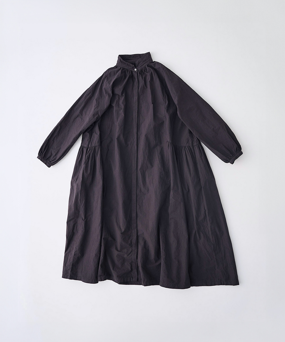 コンパクトカラーギャザーワンピース｜nest Robe / CONFECT ONLINE SHOP