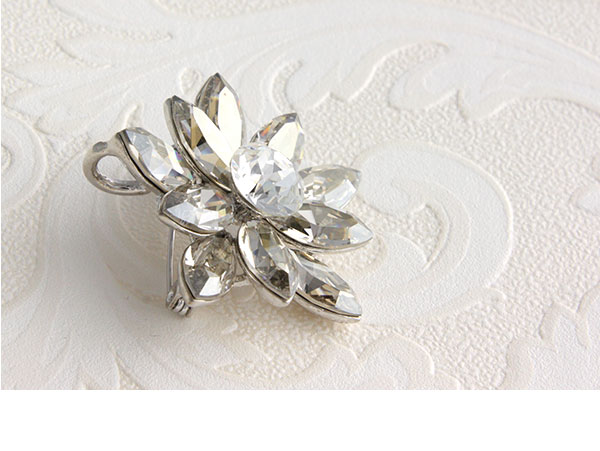 クリスタルフラワーブローチ BR-34 | ブローチ | ヴァンテーヌ