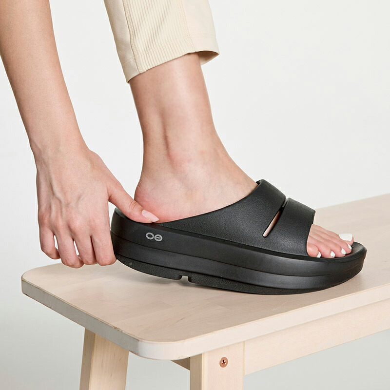 ウーフォス/OOFOS OOmega OOahh（ウーメガウーアー） リカバリー