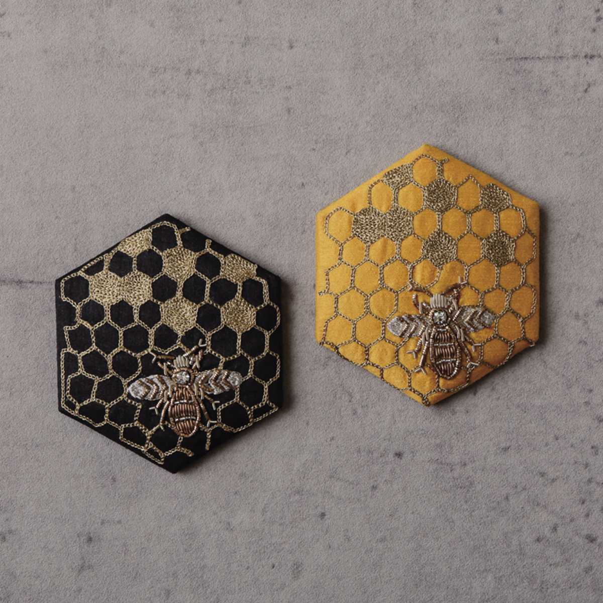 楽天市場】手鏡 ハニカム 刺繍ミラー コンパクト 蜂 （ 携帯用 ミラー