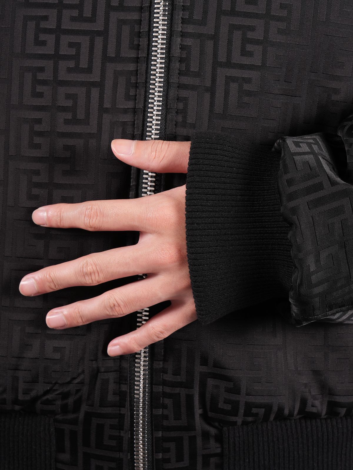 BALMAIN - 【ラスト1点】REVERSIBLE MONOGRAM BOMBER JACKET