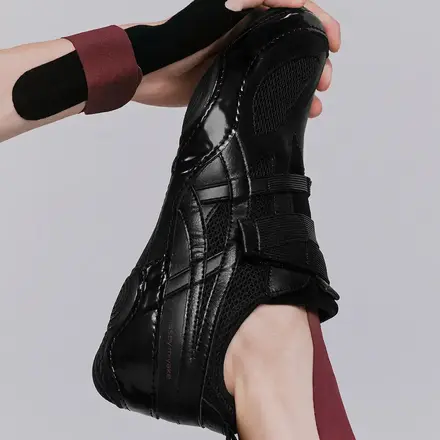 国内1月5日発売予定】イッセイ ミヤケ フット × アシックス スポーツ