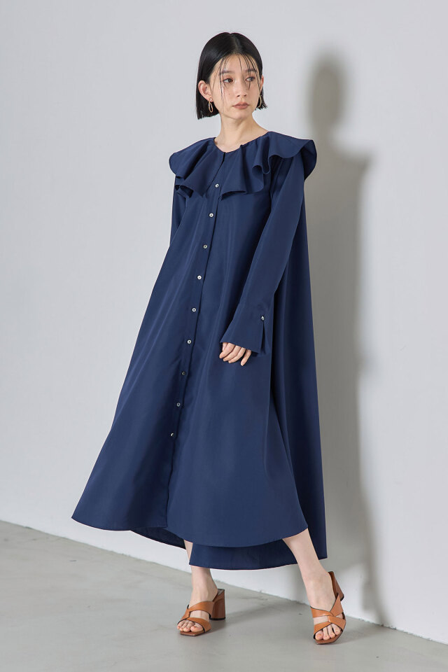 フレア衿ロングワンピース
