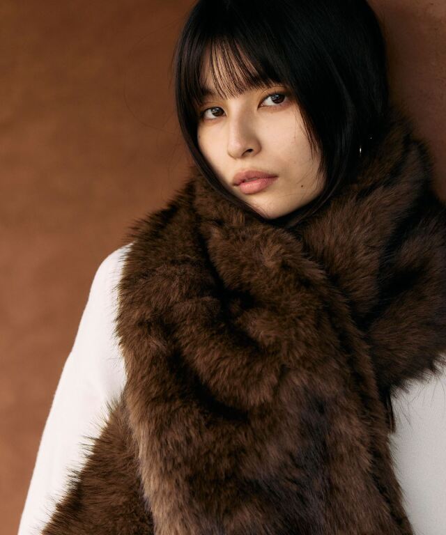 フェイクファーストール