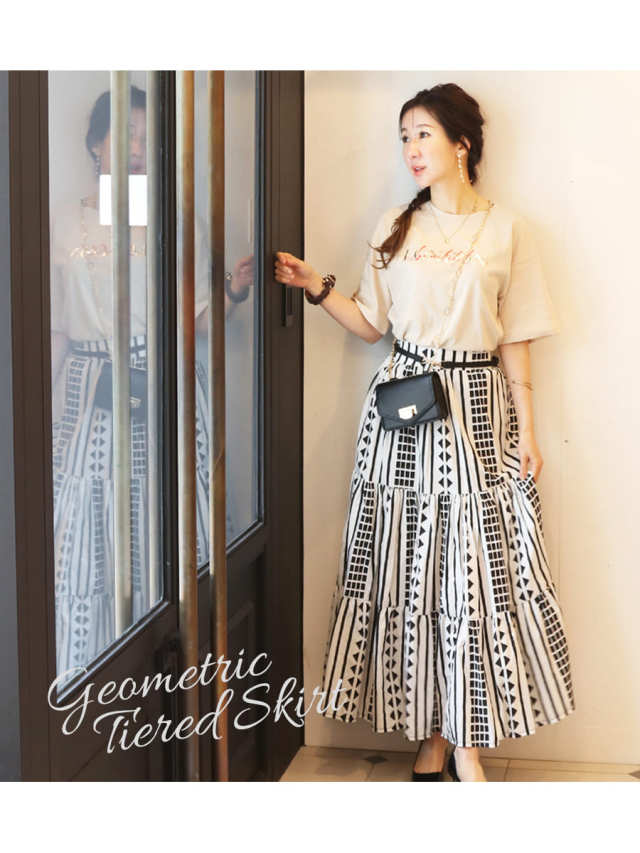 ジオメトリック柄ティアードフレアースカート｜【公式】AVERY