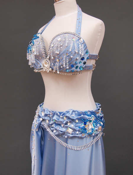ベリーダンス衣装】清楚なブルーがドラマティック！光沢が魅力の水色の