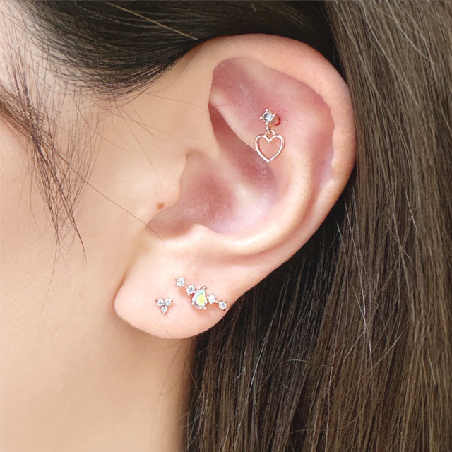 14G 16G ］動く度に揺れるメタルオープンハート heart チャーム 軟骨