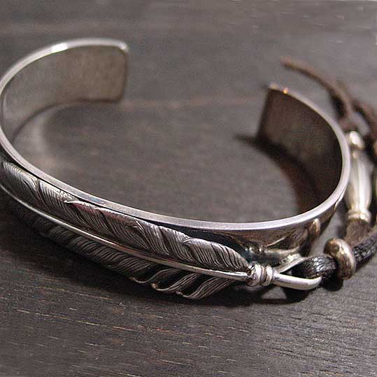 K-SMITH フェザー付きバングル