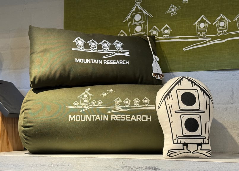 MOUNTAIN RESEARCH】Stuff Cushion | LOGGERS Gear