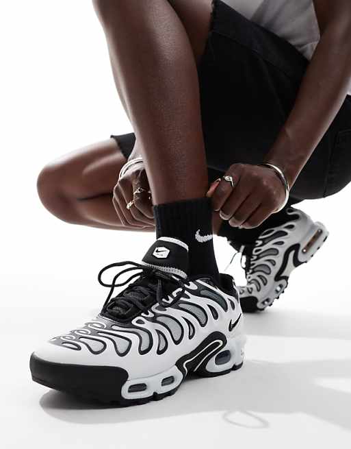 Nike Air Max Plus Drift sneakers in white and black | ASOS