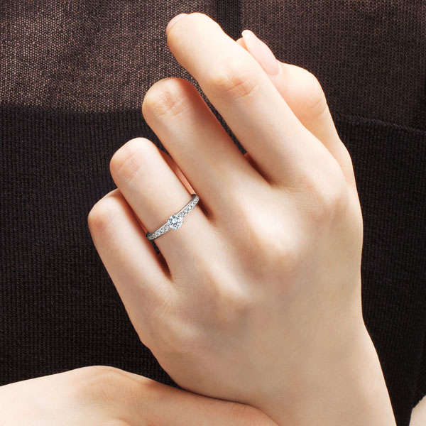 PT950 リラ ダイヤモンド エタニティタイプ リング 0.3ct｜婚約指輪