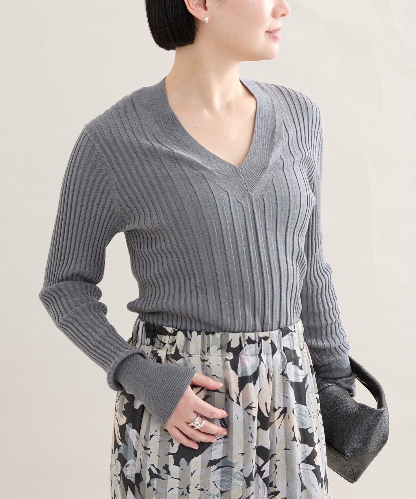 イタリア糸 RIB Vネックプルオーバー（ニット／セーター）｜VERMEIL