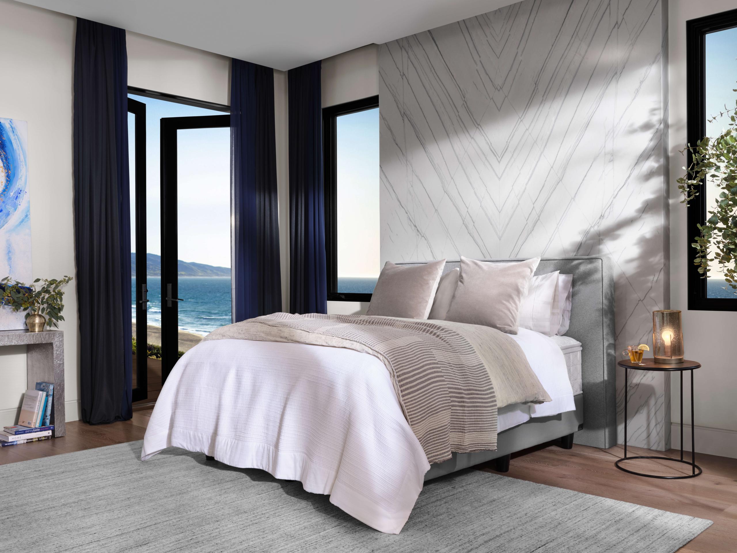 Aireloom Luxetop M2 Plush Mattress | 937500QUEEN