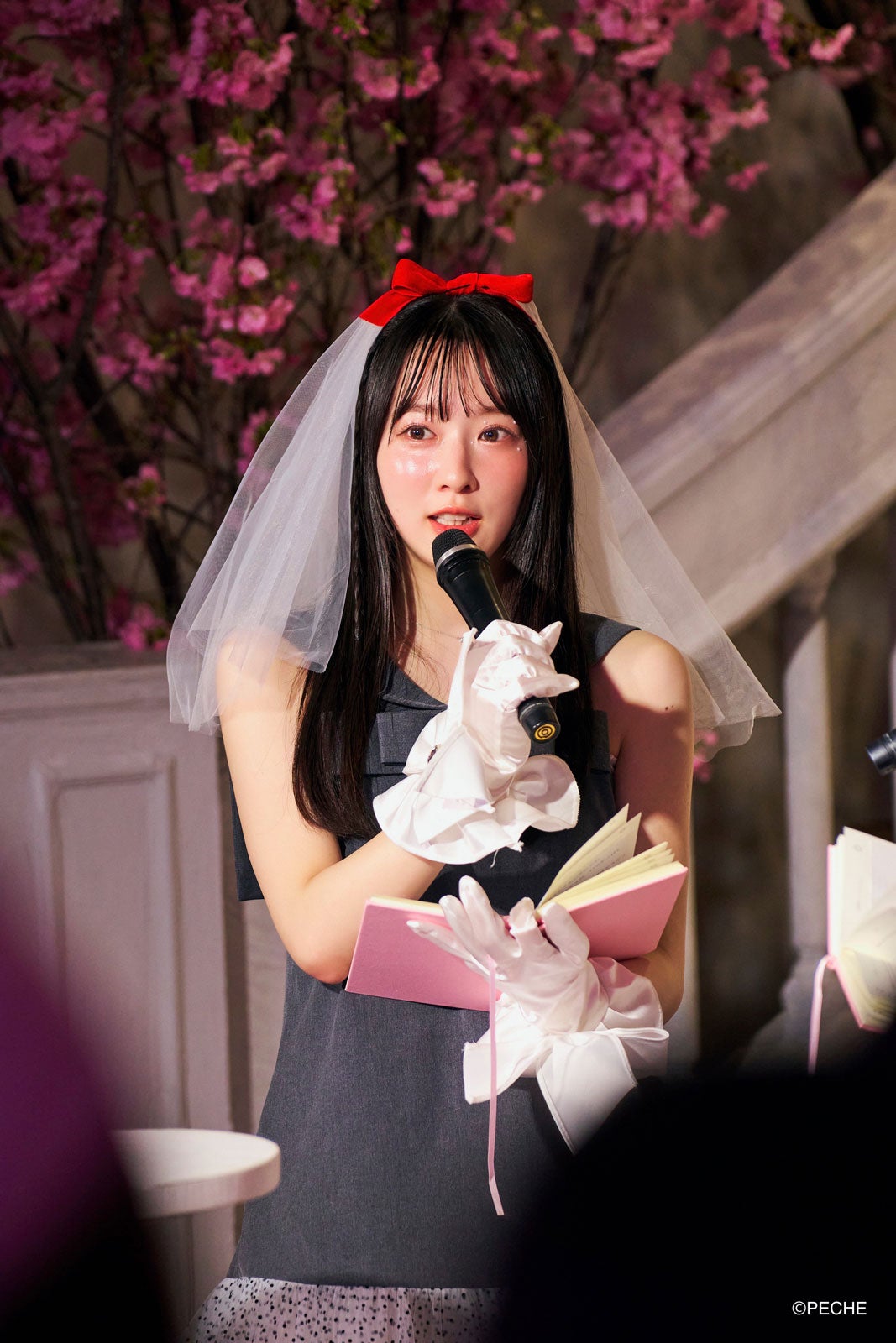 越智ゆらの、ほっそり二の腕際立つ ガーリーコーデで魅了＜PECHE_party