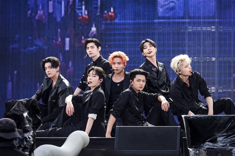 ENHYPENとENGENEは一生一緒！まるで真夏の夜の夢、水しぶき舞う“史上