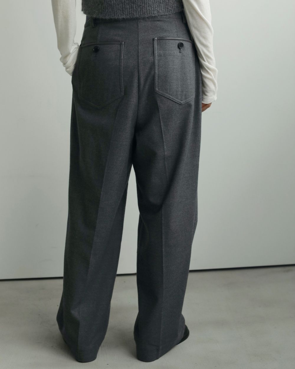 ànuke online store（アンヌーク） / Wool Tuck PantsWool Tuck Pants
