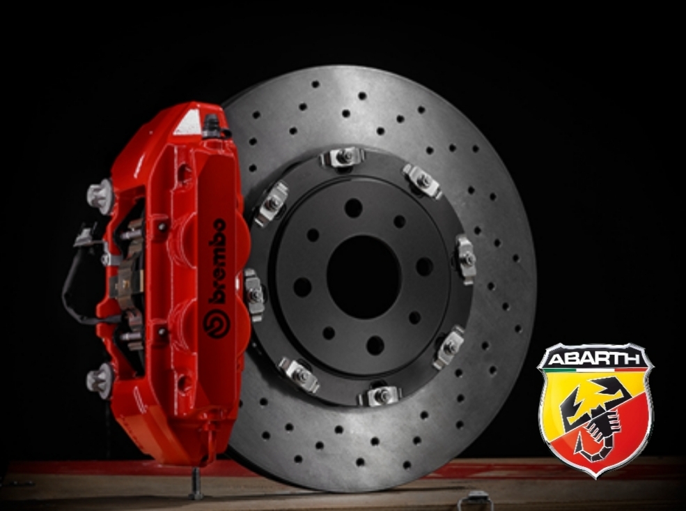 アバルト500 595 ブレンボキャリパーフローティングローター赤