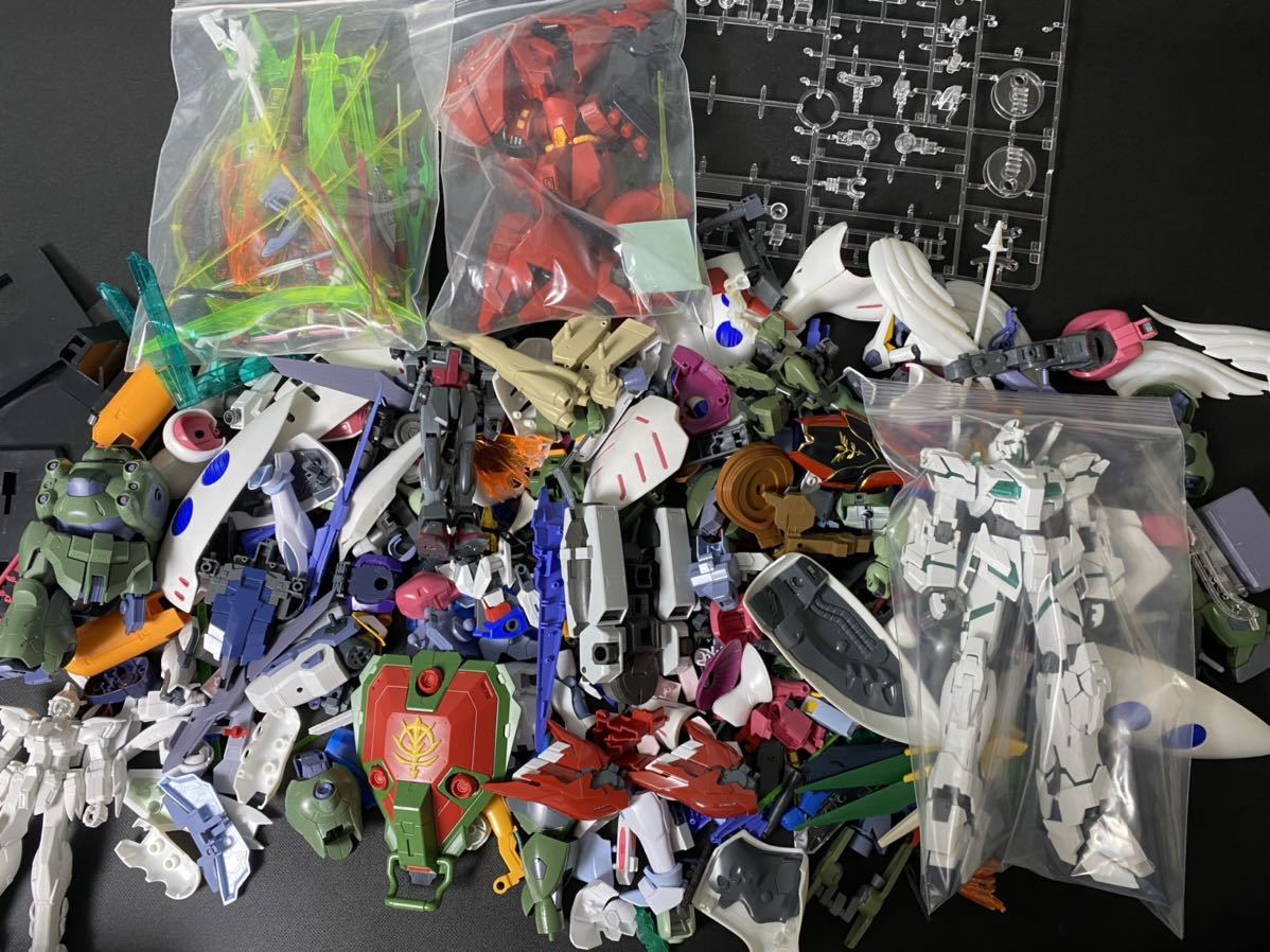 ガンプラ 19体 まとめ売り ジャンク品 その他汎用パーツ付 ガンプラ 19