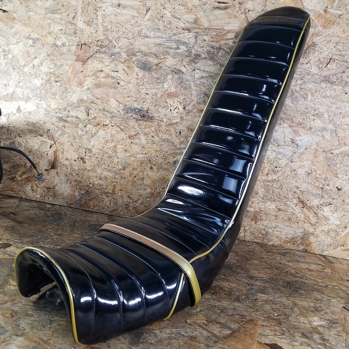 希少 極上美品 エイプ100 チョビ三段シート HONDAロゴ入り エイプ50 即