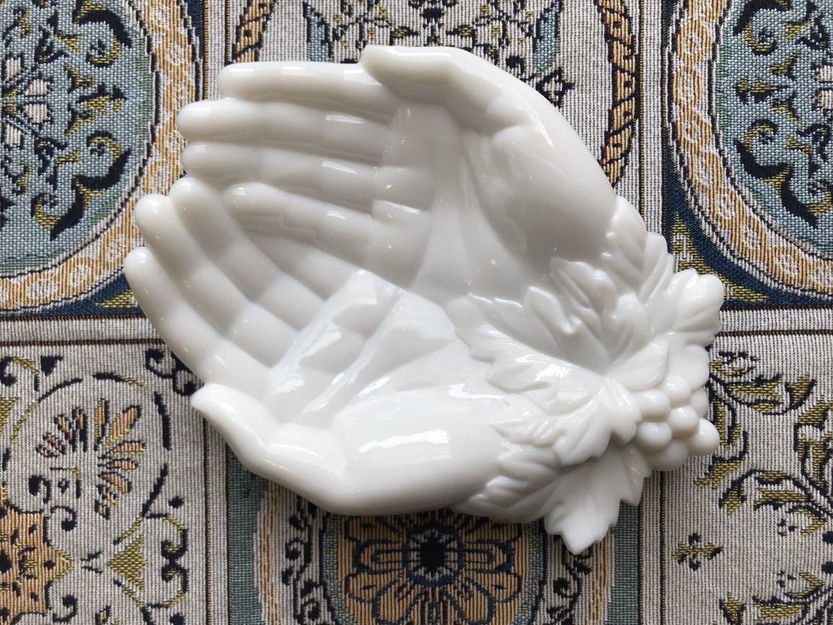 アメリカヴィンテージ ♤ ミルクガラスのハンドトレイ ♤ ウエスト