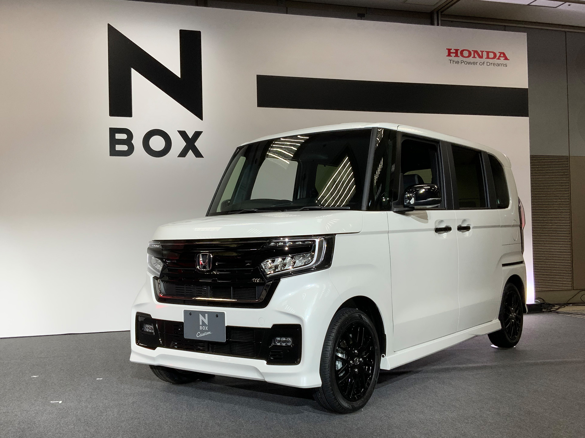 ホンダ改良新型N-BOX】10周年記念の特別仕様車「STYLE+BLACK」はコスパ