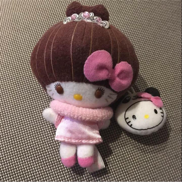 ハローキティ - 黒柳徹子 キティ ぬいぐるみの通販 by たらこおにぎり