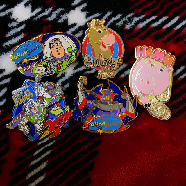トイ・ストーリー - トイストーリーピンバッチ5個セット💜💚レアTDL